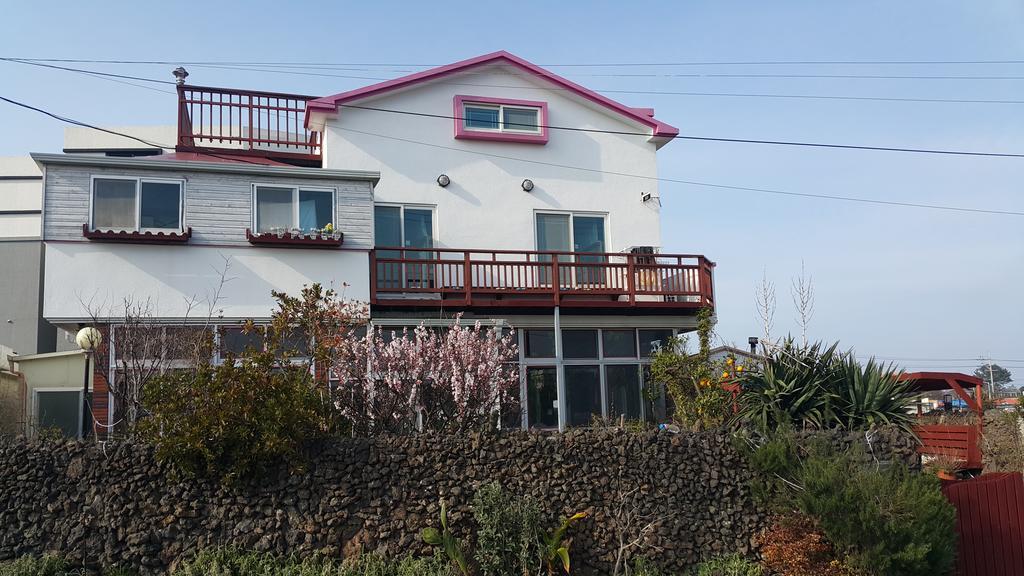 Bangdigareum B&B Seogwipo Exterior photo